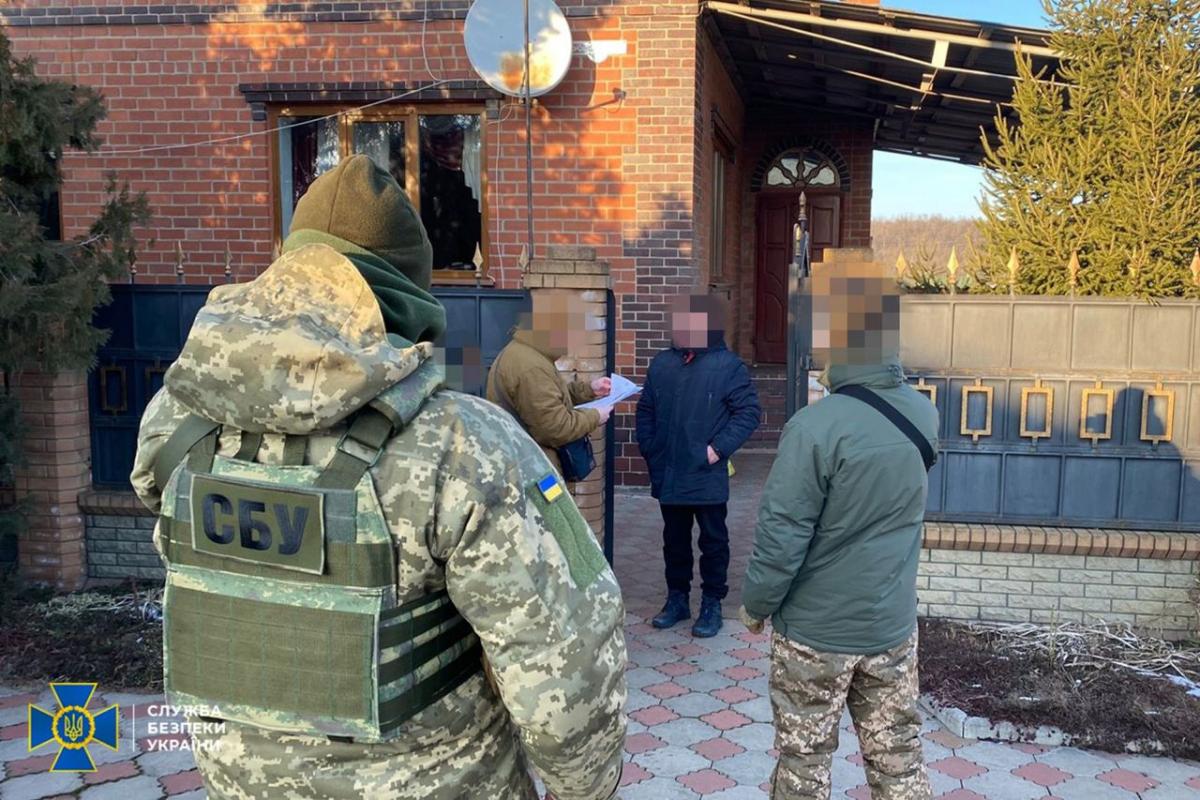 В Славянске задержали предателя / фото СБУ В Славянске задержали предателя / фото СБУ