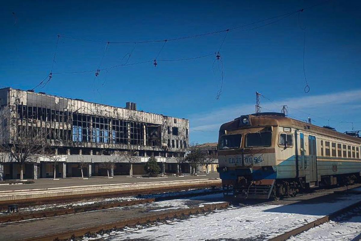 Russians destroyed the Mariupol railway station / Photo t.me/mariupolrada