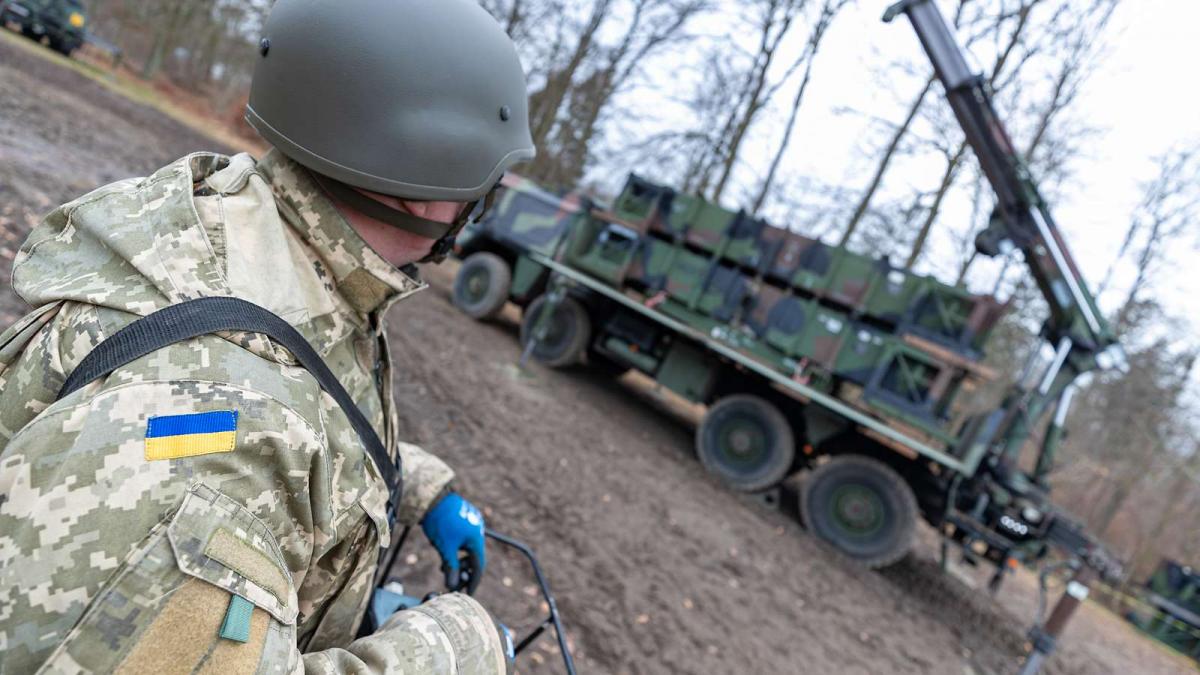 Окупанты пытаются выследить и установить место размещения именно ЗРК Patriot / фото bundeswehr.de Окупанты пытаются выследить и установить место размещения именно ЗРК Patriot / фото bundeswehr.de