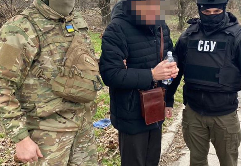 Правоохоронці затримали піарника супротивника / фото ssu.gov.ua Правоохоронці затримали піарника супротивника / фото ssu.gov.ua