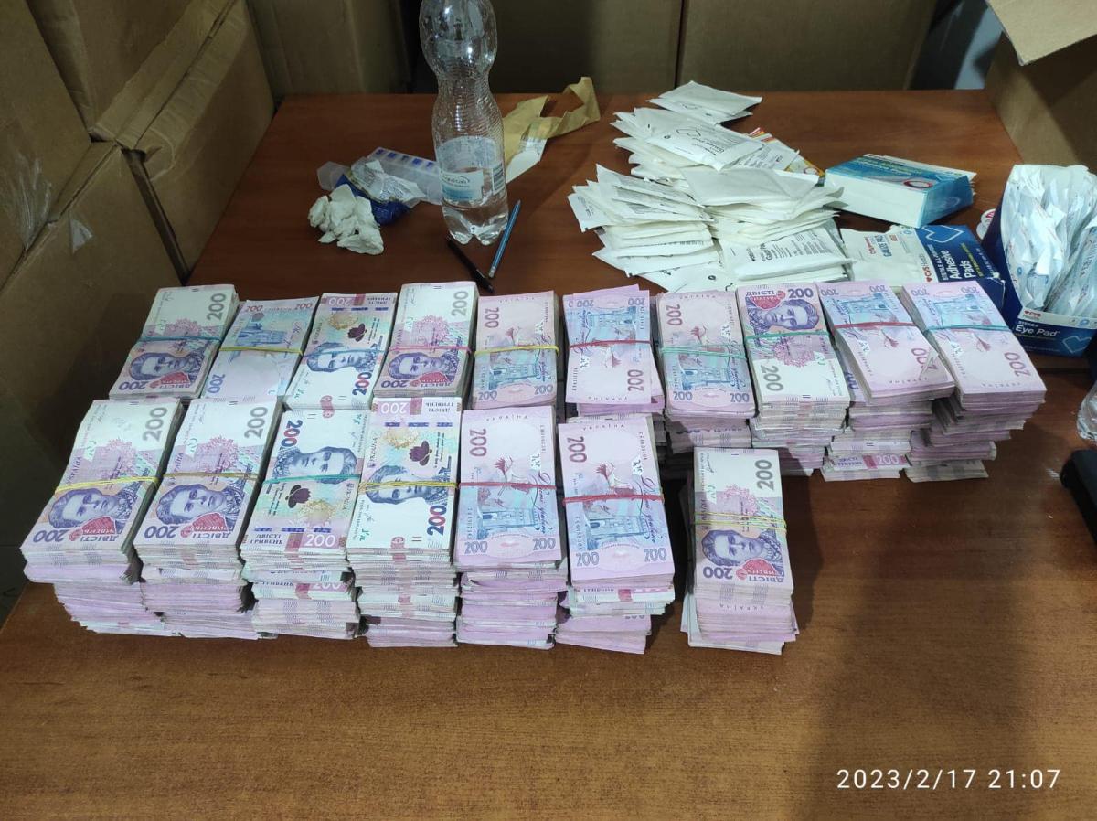 На кордоні з Угорщиною прикордонники затримали мільйонера / фото ДПСУ На кордоні з Угорщиною прикордонники затримали мільйонера / фото ДПСУ