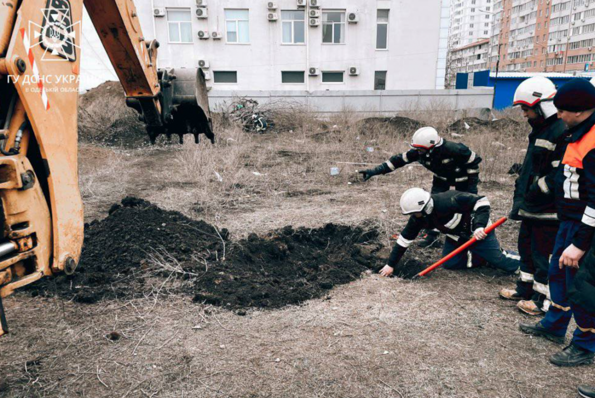 В Одесі жінці повернули собаку / фото ДСНС В Одесі жінці повернули собаку / фото ДСНС