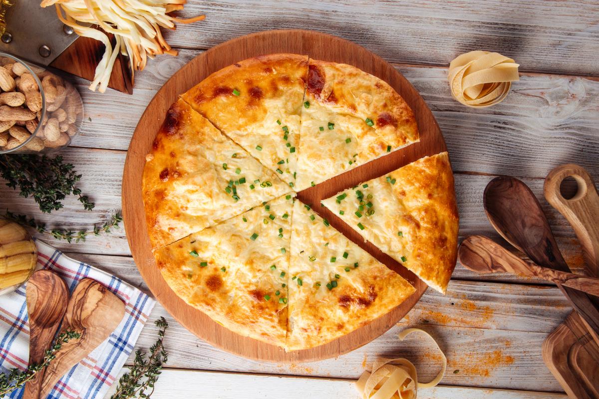 ленивые хачапури с творогом на сковороде / фото ua.depositphotos.com ленивые хачапури с творогом на сковороде / фото ua.depositphotos.com