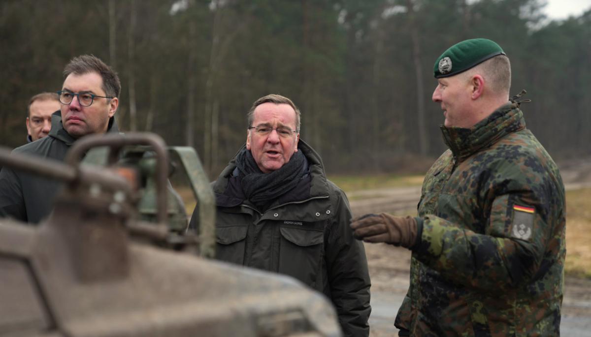 Готуватися до можливих бойових дій закликає й міністр оборони Німеччини Борис Пісторіус / фото twitter.com/BMVg_Bundeswehr