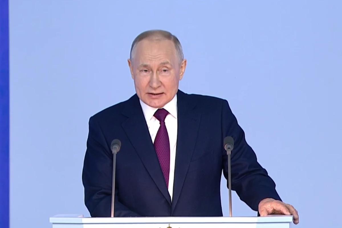 Путин в своем послании Федеральному собранию рассказал, какие должны быть "традиционные ценности" россиян / скриншот Путин в своем послании Федеральному собранию рассказал, какие должны быть "традиционные ценности" россиян / скриншот