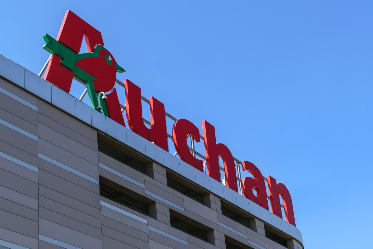 група Auchan вибрала двох потенційних покупців / фото ua.depositphotos.com група Auchan вибрала двох потенційних покупців / фото ua.depositphotos.com