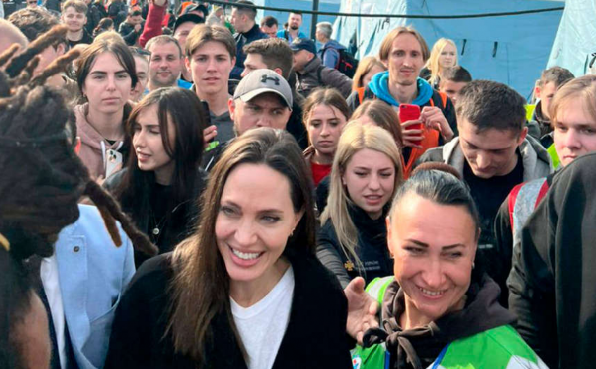 Анджелина Джоли в Украине / скриншот Анджелина Джоли в Украине / скриншот