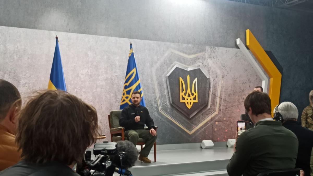 Президент Украины Владимир Зеленский дает пресс-конференцию в Киеве 24 февраля 2023 года / фото УНИАН Президент Украины Владимир Зеленский дает пресс-конференцию в Киеве 24 февраля 2023 года / фото УНИАН