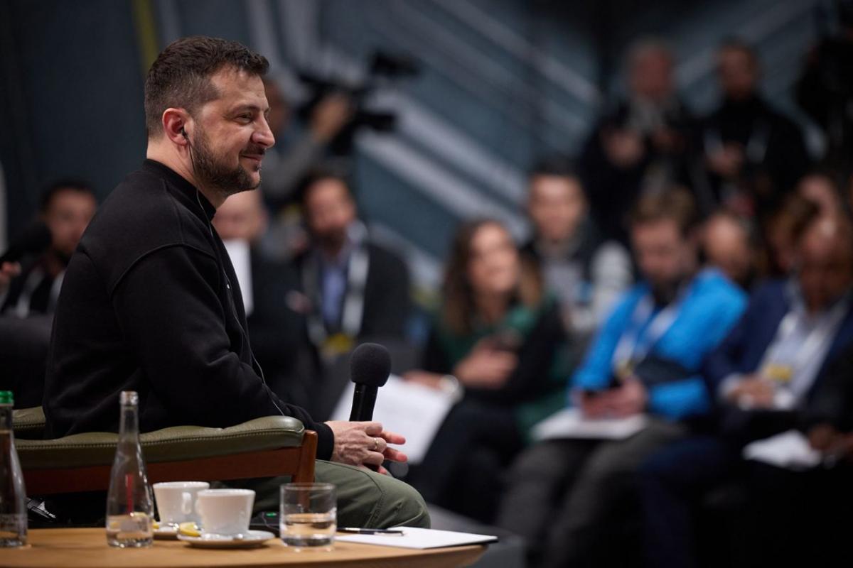 'Українці вести переговори з рашизмом не будуть': головне з прес-конференції Зеленського