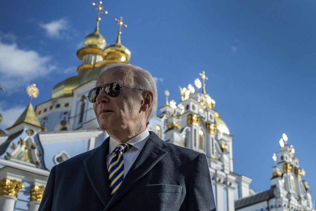 Байден заявив, що його адміністрація опрацьовує питання зняття обмежень на далекобійну зброю для України / фото УНІАН Байден заявив, що його адміністрація опрацьовує питання зняття обмежень на далекобійну зброю для України / фото УНІАН