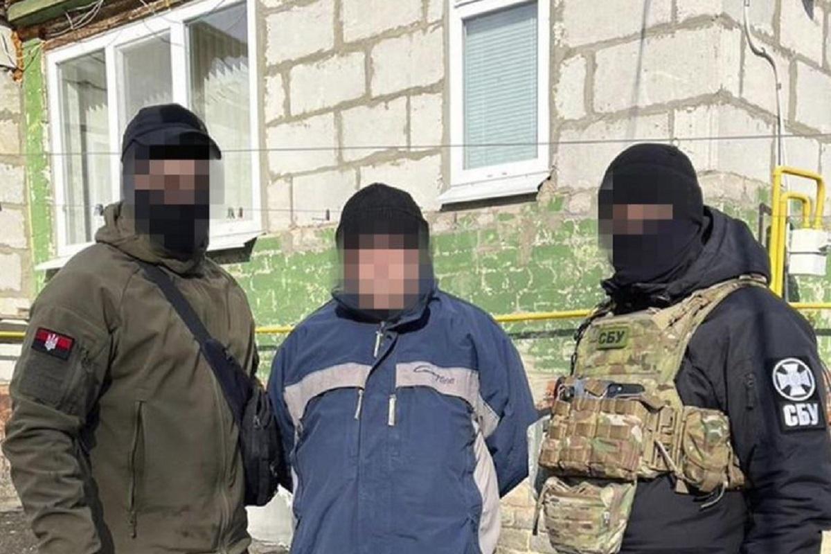 Колаборант щомісяця одержував "зарплату" у російських рублях / фото t.me/SBUkr Колаборант щомісяця одержував "зарплату" у російських рублях / фото t.me/SBUkr