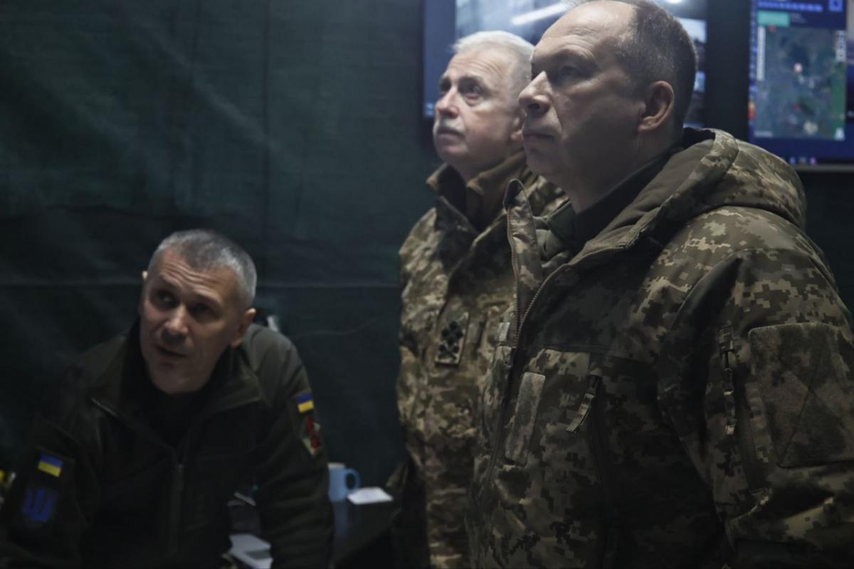 Сирський прибув у Бахмут, бої точаться на околицях міста / t.me/landforcesofukraine Сирський прибув у Бахмут, бої точаться на околицях міста / t.me/landforcesofukraine