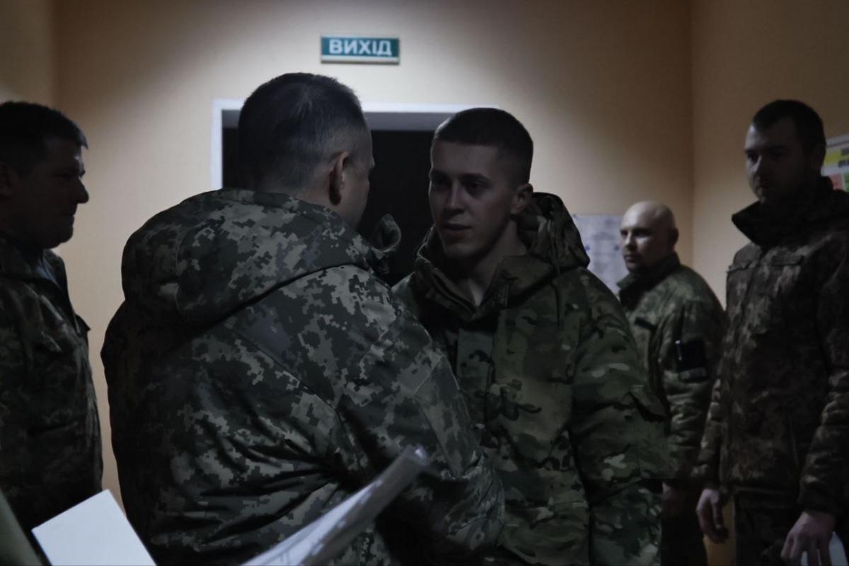 Сирський нагородив кращих воїнів / t.me/landforcesofukraine Сирський нагородив кращих воїнів / t.me/landforcesofukraine