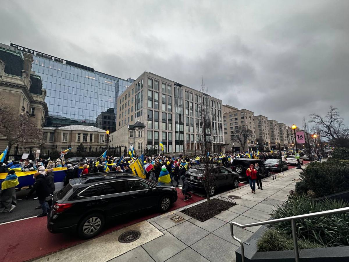 Hundreds of people came to the rally near the Russian Embassy in Washington / photo from participants of the rally for 