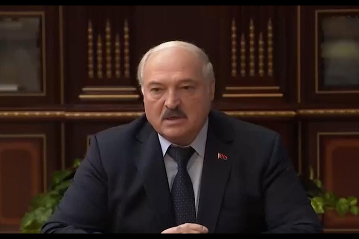 Лукашенко обвинил Украину в атаках на аэродром / скриншот