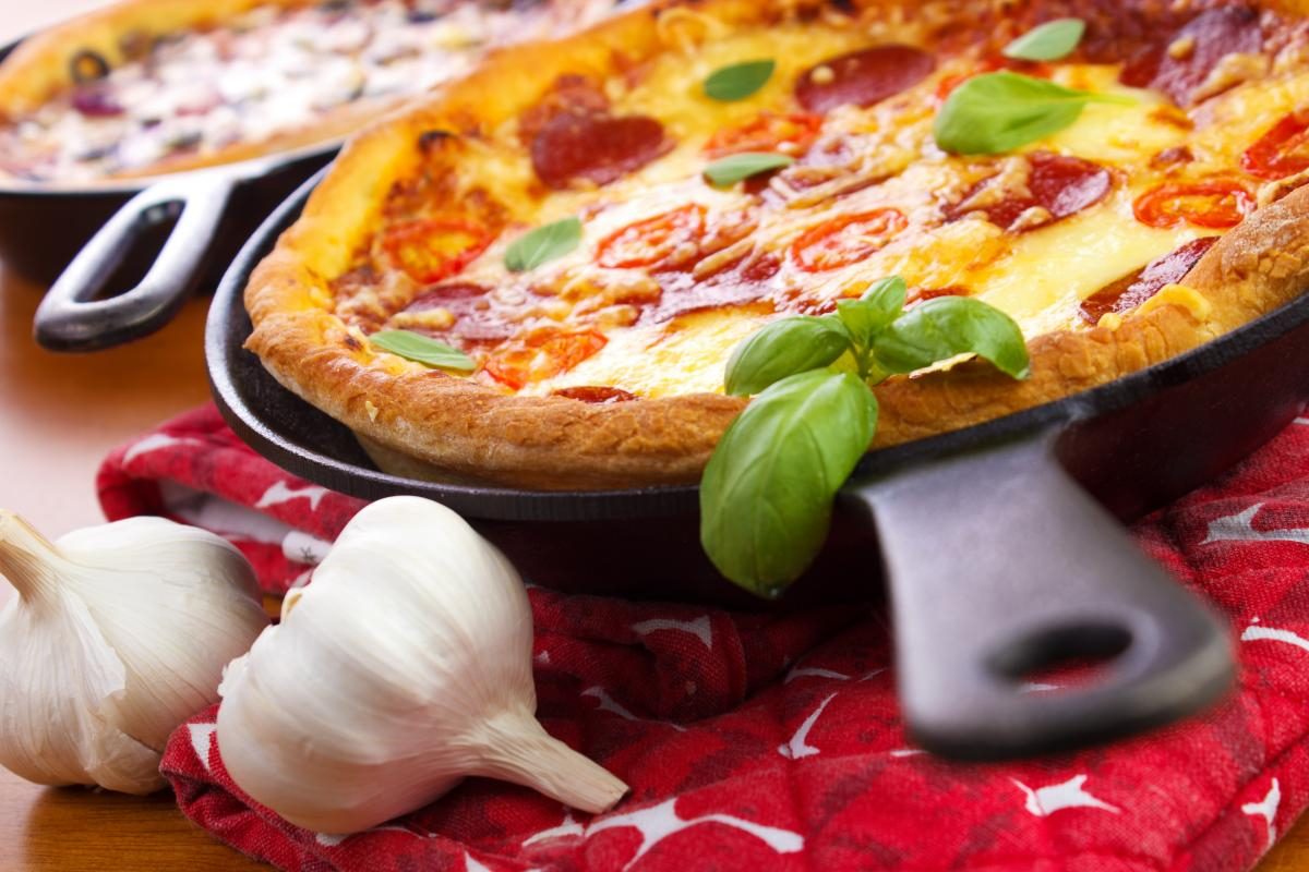 Видео-рецепт пиццы без сыра на сковороде