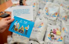Волонтеры Киевстар вместе с мобильным оператором передали 1 миллион гривень на теплые вещи пожилым людям