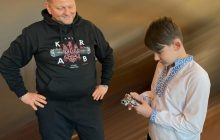 Залужный встретился с юным художником из Бердянска: мальчик собирает деньги на ВСУ (фото)