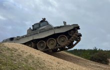 Украинские военные быстро освоили управление танками Challenger 2 - минобороны Британии