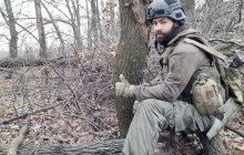 "Стреляли в упор": жена террориста Мангушева намекнула, что его пытались казнить свои (видео)