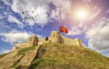 Мощное землетрясение в Турции разрушило крепость из списка ЮНЕСКО (видео)