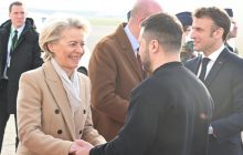 Макрона убеждают согласовать рекордный кредит Украине за счет российских денег, - FT