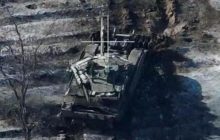 Вместе с редким БМПТ "Терминатор" оккупанты потеряли еще очень дорогой танк и трал - эксперт