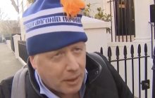 УЗ подарувала Борису Джонсону шапку, наразі вона – бестселер в Україні (відео)