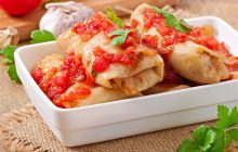 Ідеальна капуста для голубців за 7 хвилин: секретний лайфхак з мікрохвильовкою