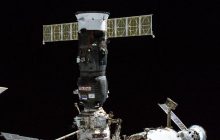 Из-за утечки на российском корабле астронавты могут застрять на МКС на год