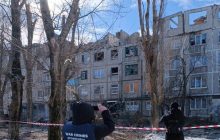 Оккупанты обстреляли Покровск: разрушена пятиэтажка, много раненых (фото)