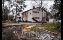 Фото с подвала в Ягодном, где оккупанты месяц содержали украинцев, попало на обложку TIME
