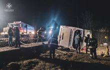 На Тернопільщині перекинувся туристичний автобус, є загиблі й поранені (фото)