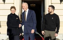 Место силы: как президент США в Киеве усилил свою позицию и что получила Украина