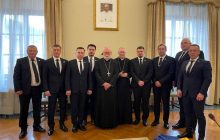 "Рік від початку абсурдної війни": українські парламентарі зустрілися з Папою Франциском