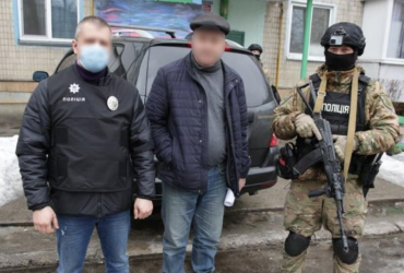 Более 40 жертв: на Киевщине фотограф создавал откровенные снимки с детьми (фото)