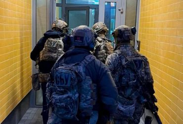 Посадовців Сумської ОВА спіймали на розкраданні коштів, призначених на відбудову (фото)