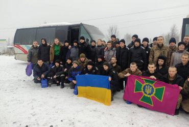Снайпери, бійці ССО і оборонці Маріуполя: відбувся великий обмін полоненими (фото, відео)