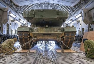 Канада отправила в Украину первый танк Leopard 2 (видео)