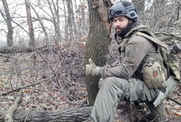 Стріляли зблизька: дружина терориста Мангушева натякнула, що його намагалися стратити свої (відео)