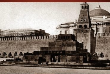 Ночью пьяный москвич попытался похитить Ленина из Мавзолея
