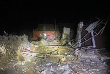 Российские оккупанты ударили по Никополю: погиб человек, повреждены дома (фото)