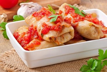 Ідеальна капуста для голубців за 7 хвилин: секретний лайфхак з мікрохвильовкою