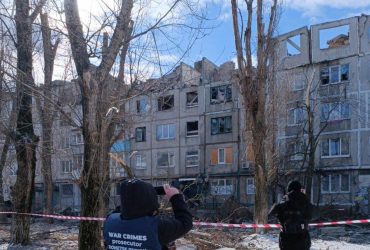 Оккупанты обстреляли Покровск: разрушена пятиэтажка, много раненых (фото)