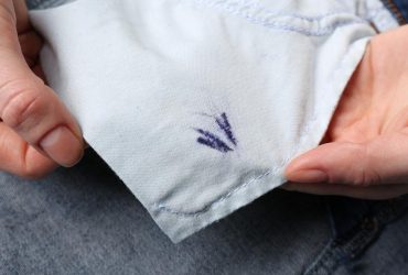 От чернила не останется и следа: как вывести шариковую ручку из ткани