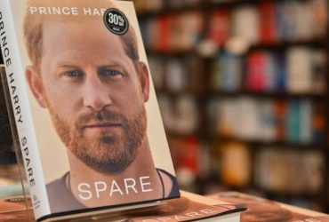 В РФ начали пересказывать книги без официальной лицензии: жертвой стал принц Гарри
