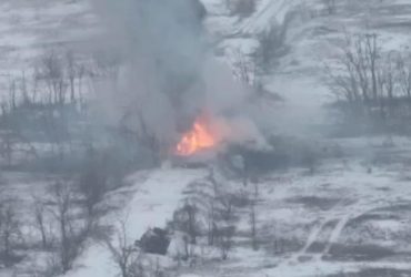 Украинские десантники эффектно разнесли российский танк (видео)