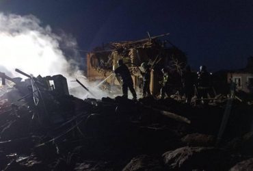 Жахлива ніч у Павлограді: росіяни вдарили ракетами по місту, багато поранених (фото)