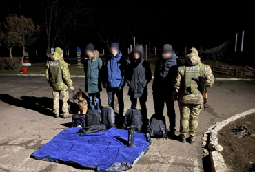 Українці намагалися втекти до Румунії на надувному матраці (фото)