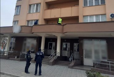 У Броварах 11-річна дівчинка загинула, випавши з вікна на 14 поверсі